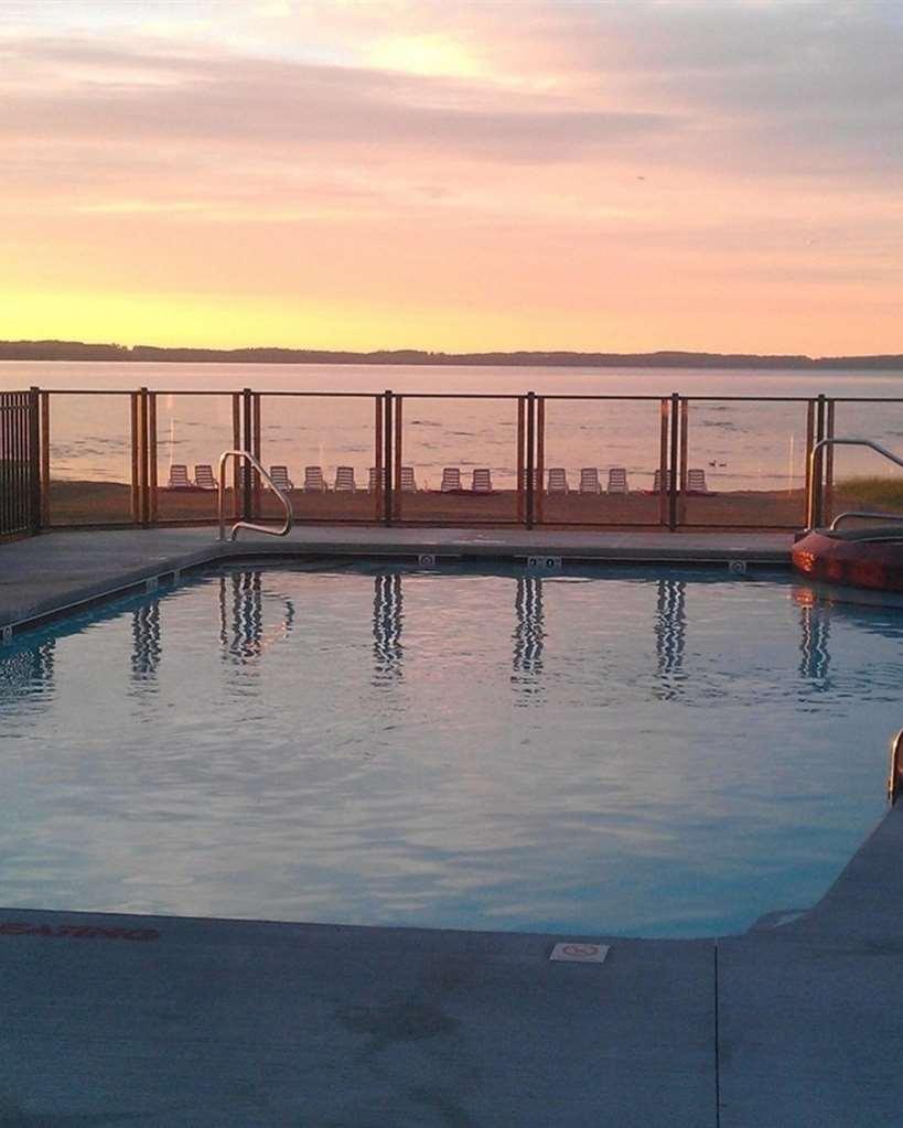 Cherry Tree & Hotel Traverse City