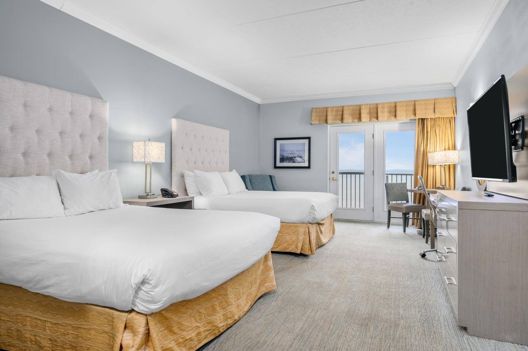 Cherry Tree & Hotel Traverse City