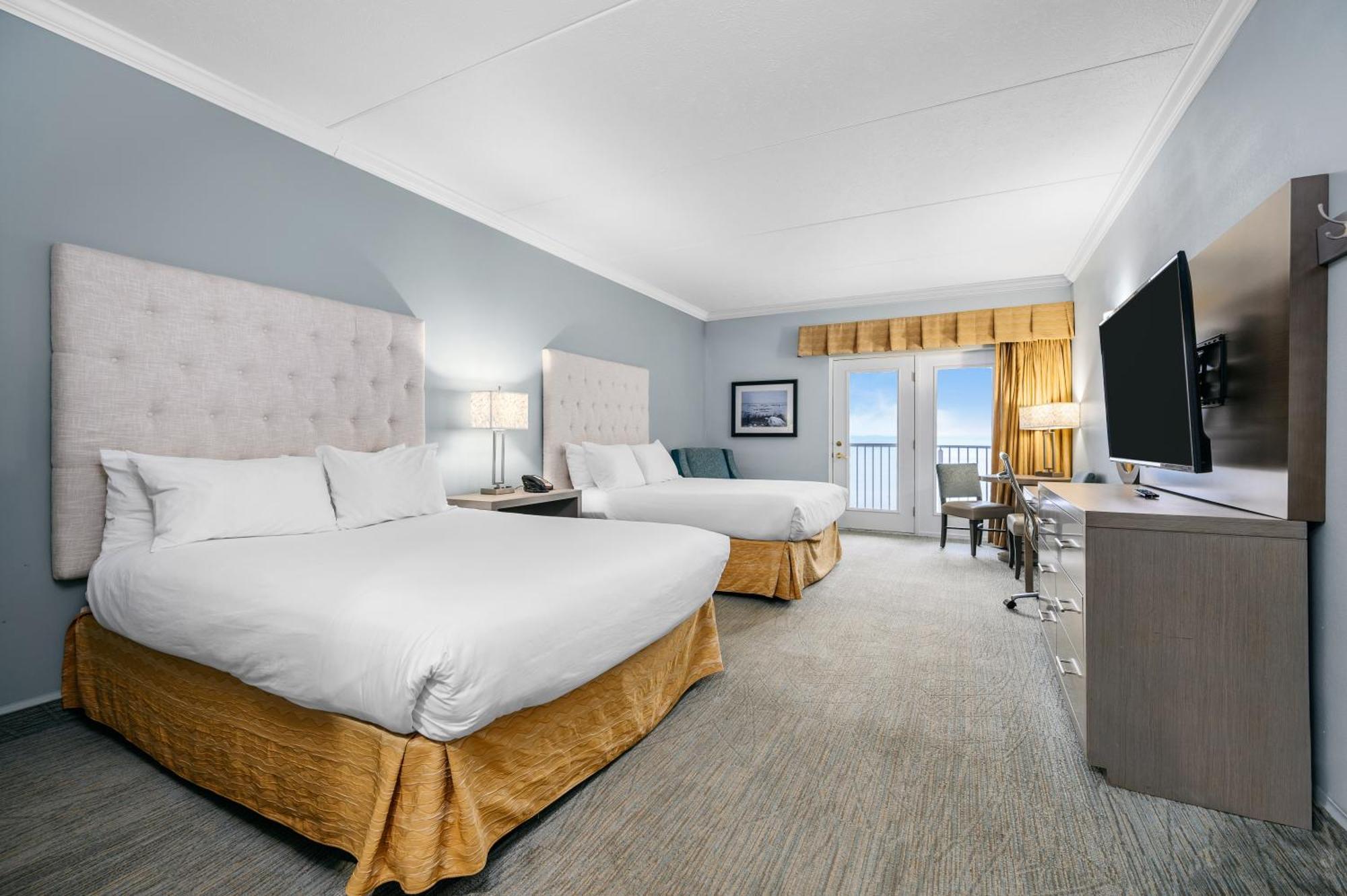 Cherry Tree & Hotel Traverse City